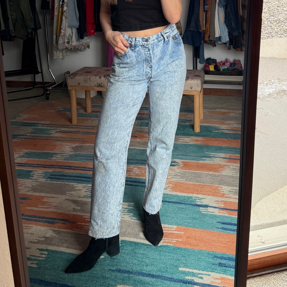 Vintage Levi’s USA Light Wash Distressed Acid Wash - Picture 2 of 16